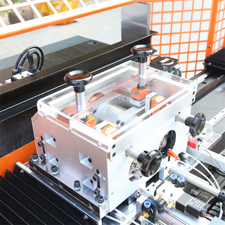 防疫バッフル生産設備 SD-R70 高速R角トリミングマシン 自動アクリルPMMAチャムファリングマシン