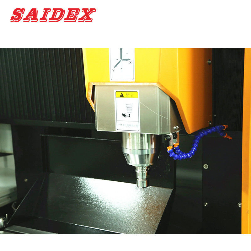 24000rpm スピンドル速さ SD650 3000kg 重量 アクリル製 CNC マシン 最大作業負荷 400kg メタルポーリング マシン