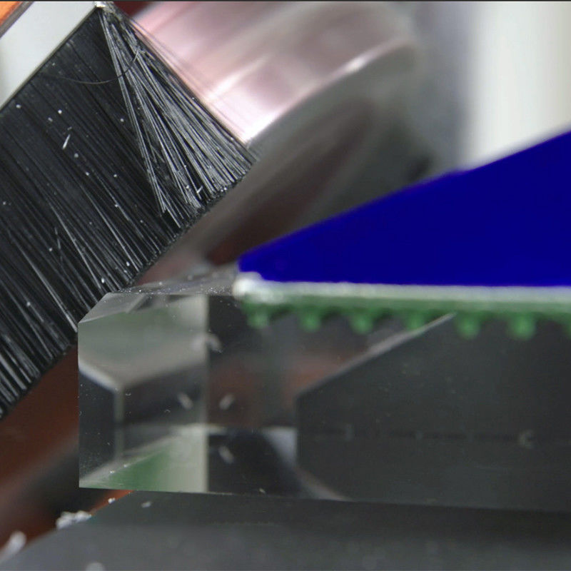 高効率のアクリルポリッシャー 0-60 角 サーボモーター 給餌 スピンドル 速度 6000-1200rpm
