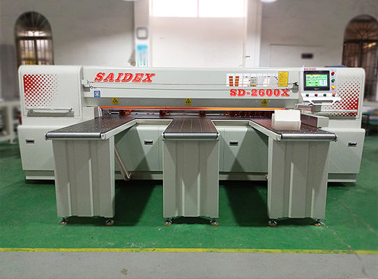 高精度 CE アクリル切削機 切断長 2600mm